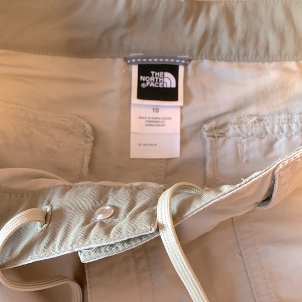 The north face shorts - Picture 3 of 11
